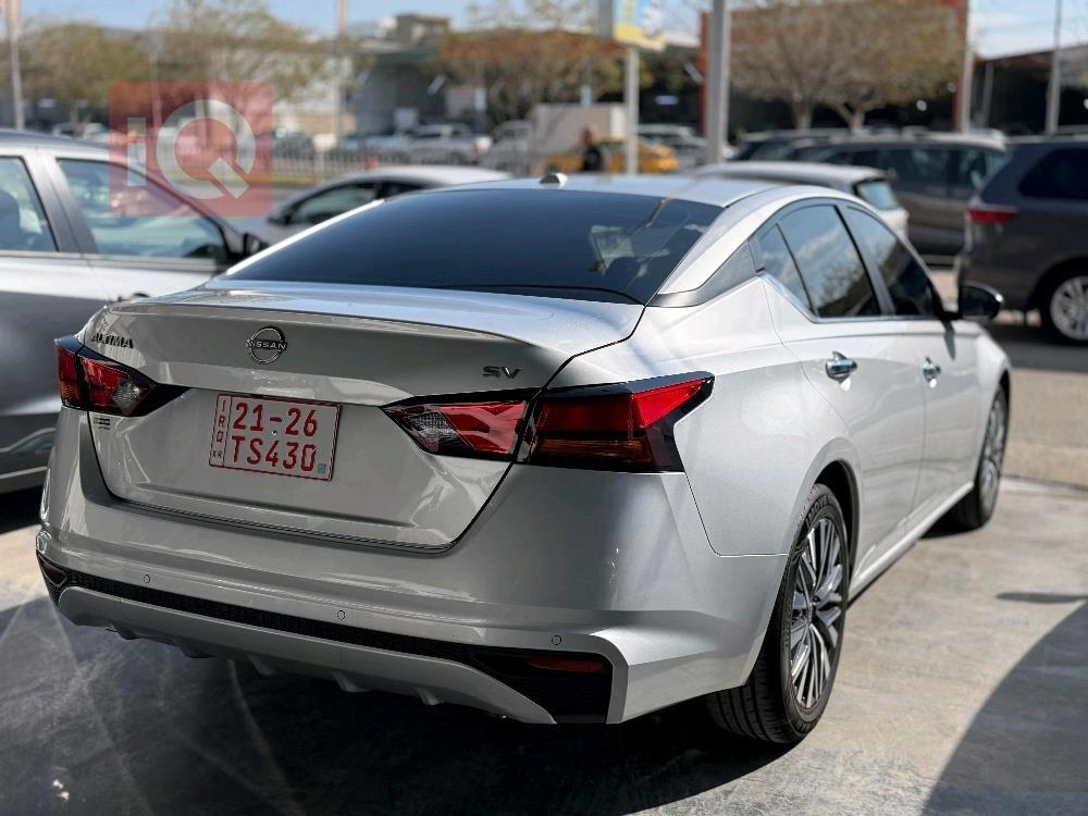 نيسان ألتيما